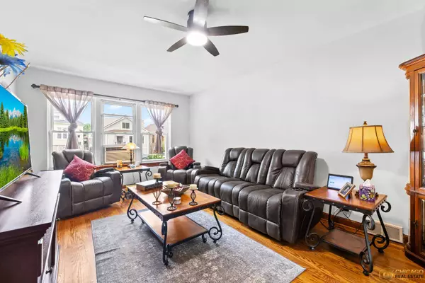 4112 N McVicker AVE, Chicago, IL 60634