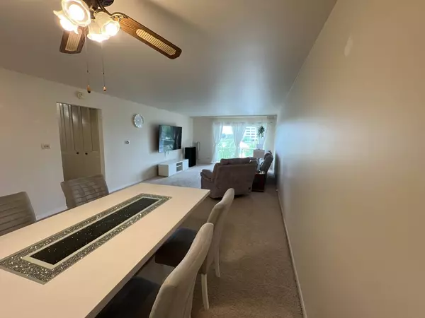 900 E Wilmette RD #411, Palatine, IL 60074