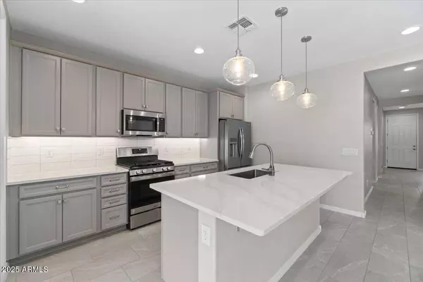 12406 W Citrus Way, Litchfield Park, AZ 85340