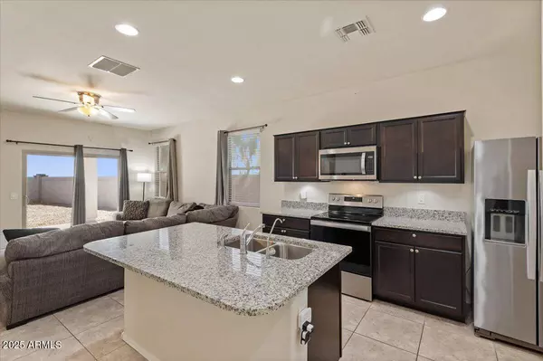 11397 E WALLFLOWER Lane, Florence, AZ 85132