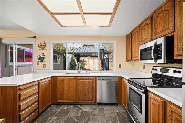 8949 Genoa AVE, Orangevale, CA 95662