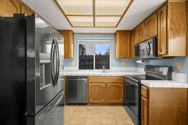 1438 Deerfield CIR, Roseville, CA 95747