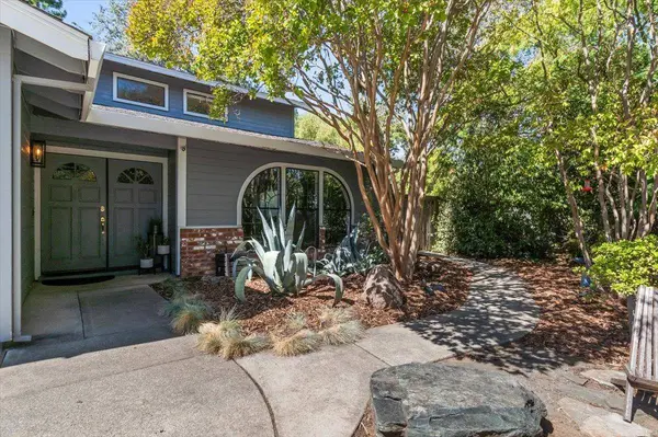 827 Governor DR, El Dorado Hills, CA 95762
