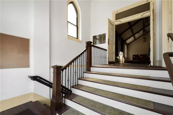 912 Lorenz Ave, Elliott, PA 15220