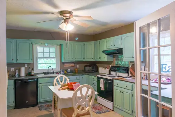 130 S King ST, Seneca, SC 29678