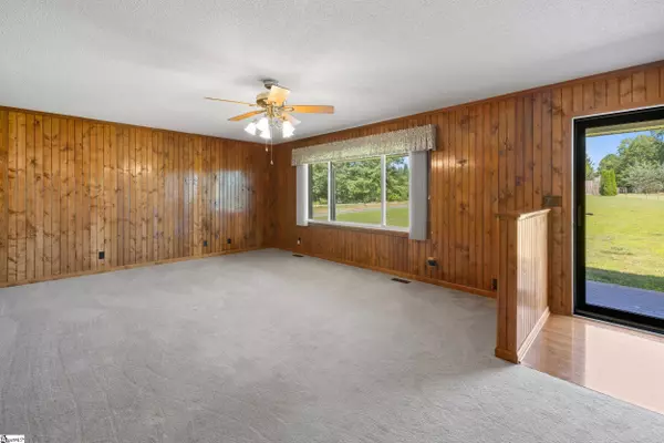 108 Cranes Crossing Drive, West Union, SC 29696