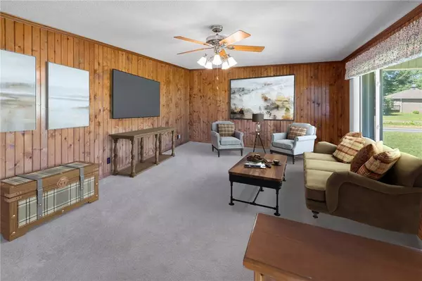 108 Cranes Crossing DR, West Union, SC 29696