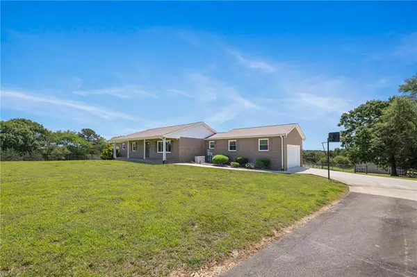 108 Cranes Crossing DR, West Union, SC 29696