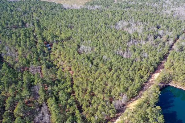 25 Lewis LN, Edgefield, SC 29824