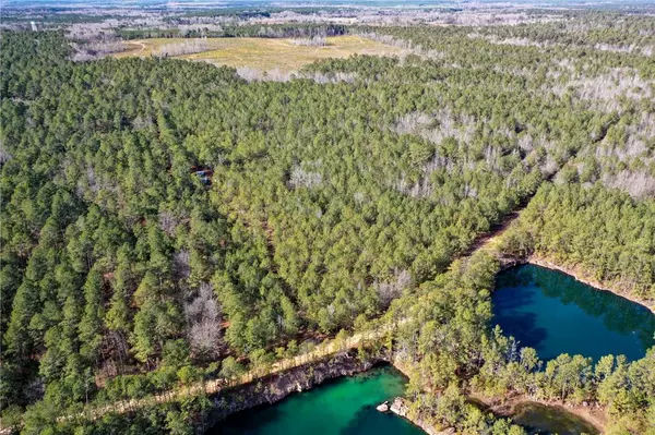 25 Lewis LN, Edgefield, SC 29824