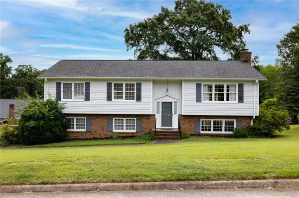 26 Fieldstone PL, Greenville, SC 29615