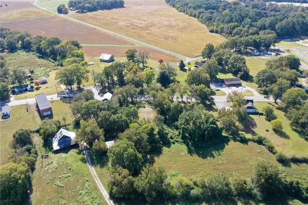8908 Highway 24 HWY, Townville, SC 29689
