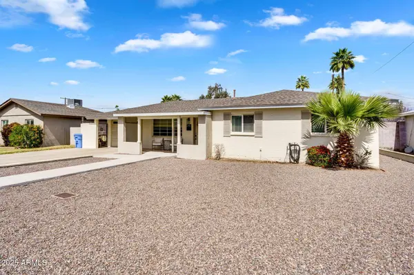 210 E EL CAMINO Drive, Phoenix, AZ 85020