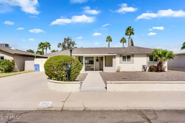 210 E EL CAMINO Drive, Phoenix, AZ 85020