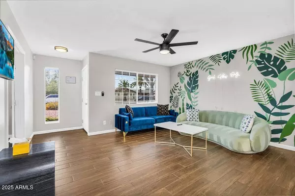 2232 E KAREN Drive, Phoenix, AZ 85022