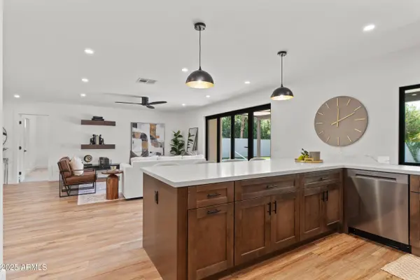 5355 E WALLACE Avenue, Scottsdale, AZ 85254