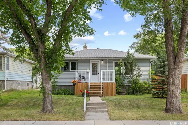 2457 MacKay STREET, Regina, SK S4N 2T4