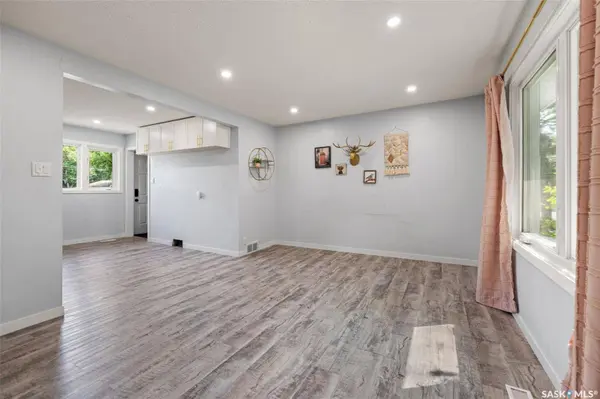 2457 MacKay STREET, Regina, SK S4N 2T4