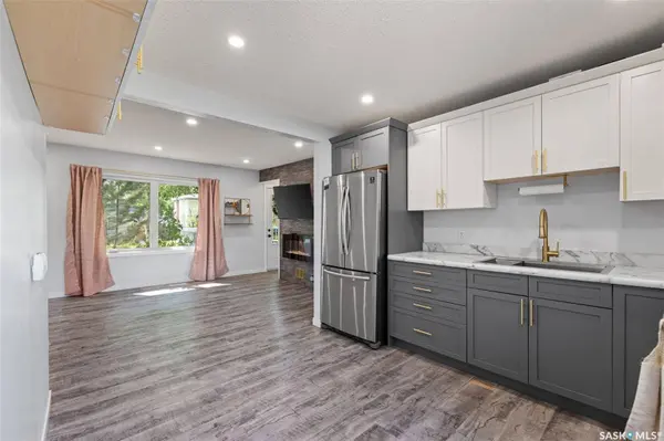 2457 MacKay STREET, Regina, SK S4N 2T4