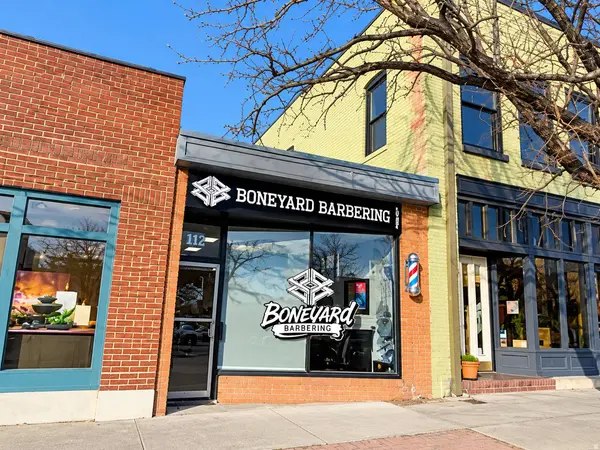 216 24TH ST