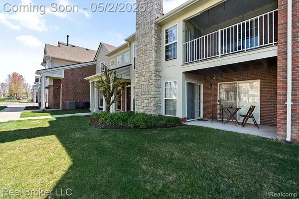 52140 NAUGATUCK Drive, Macomb Twp, MI 48042