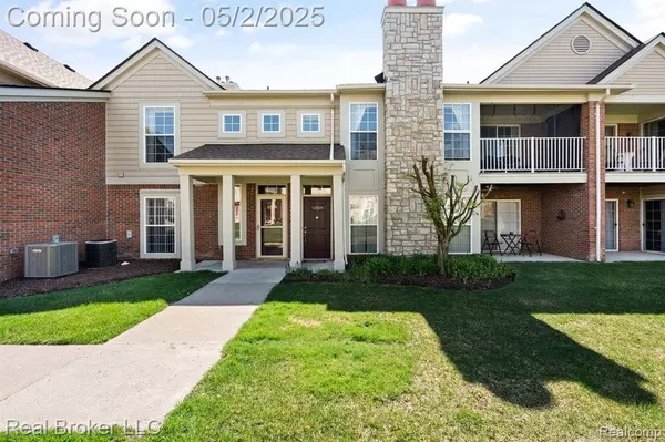 52140 NAUGATUCK Drive, Macomb Twp, MI 48042