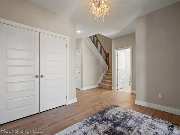 56643 Via Bellano, Macomb Twp, MI 48042