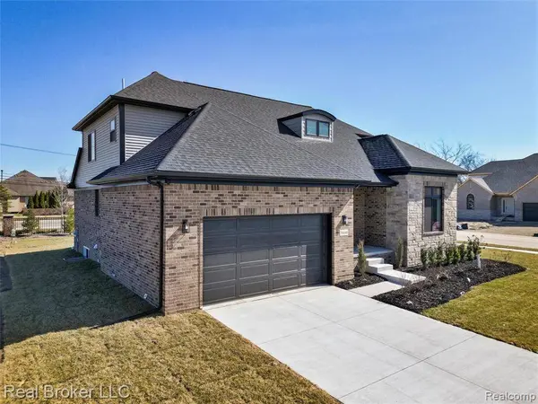 56643 Via Bellano, Macomb Twp, MI 48042