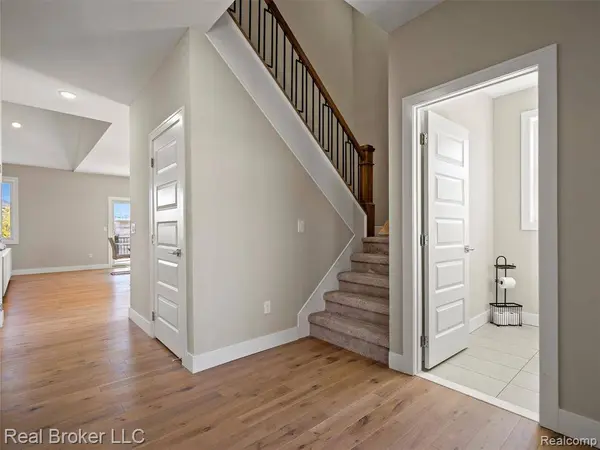 56643 Via Bellano, Macomb Twp, MI 48042