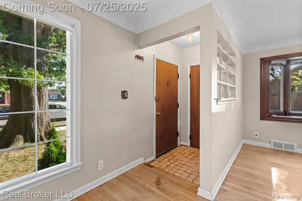 13380 Netherwood Street, Southgate, MI 48195