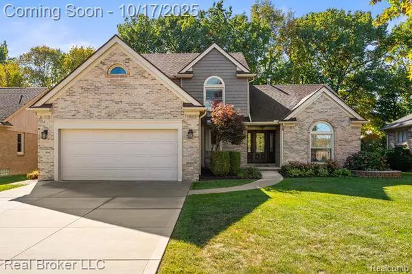 372 Daylily Drive, Rochester Hills, MI 48307