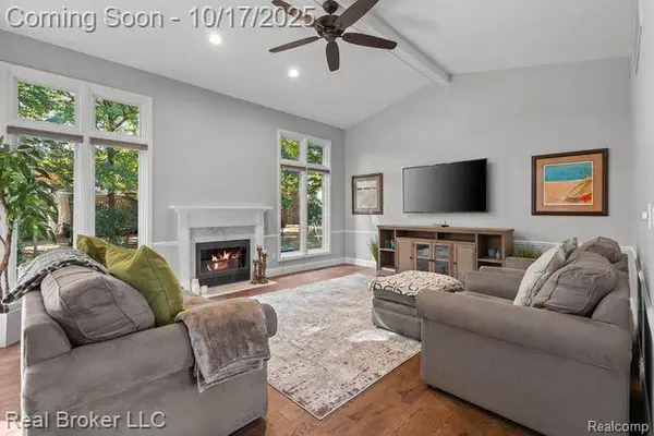 372 Daylily Drive, Rochester Hills, MI 48307