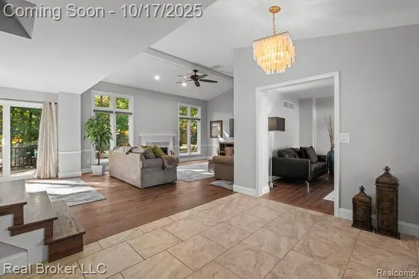 372 Daylily Drive, Rochester Hills, MI 48307