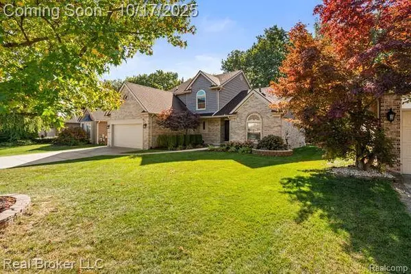 372 Daylily Drive, Rochester Hills, MI 48307