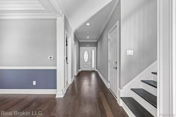 38165 Cherry LN, Harrison Township, MI 48045