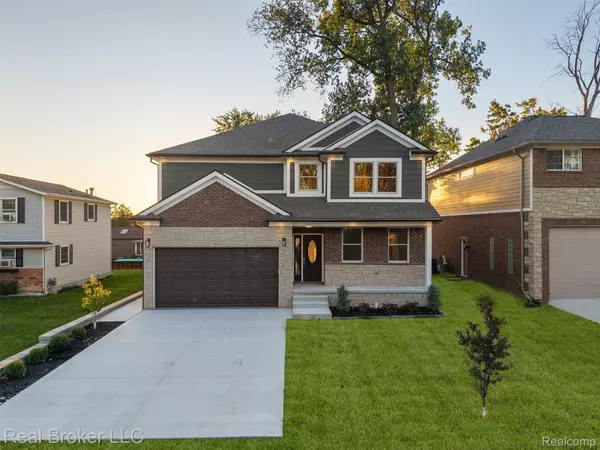 38165 Cherry LN, Harrison Township, MI 48045