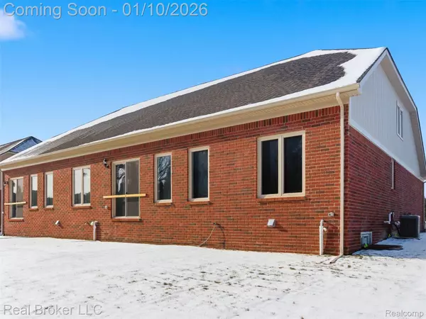 47136 Rosevillage CT, Shelby Twp, MI 48315