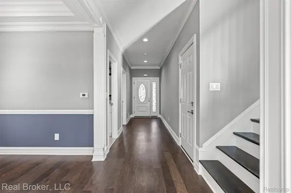 38165 Cherry LN, Harrison Charter Township, MI 48045