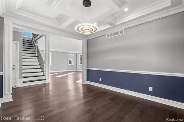 38165 Cherry LN, Harrison Charter Township, MI 48045