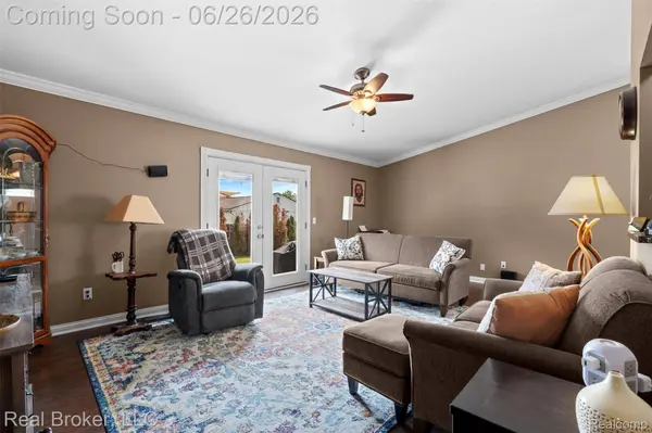 16380 Sudbury CT, Macomb Township, MI 48044