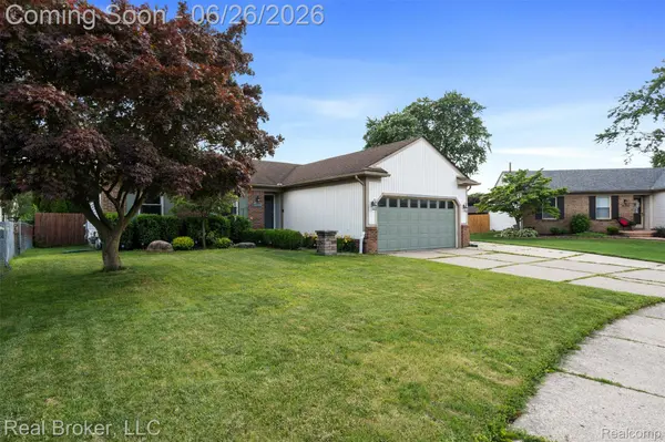 16380 Sudbury CT, Macomb Township, MI 48044