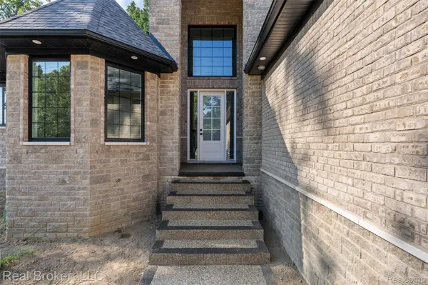 12114 22 Mile Rd, Shelby Charter Township, MI 48315