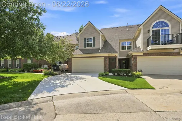 55407 Ambassador CT, Shelby Charter Township, MI 48316