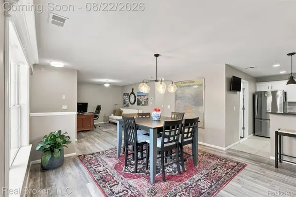55407 Ambassador CT, Shelby Charter Township, MI 48316