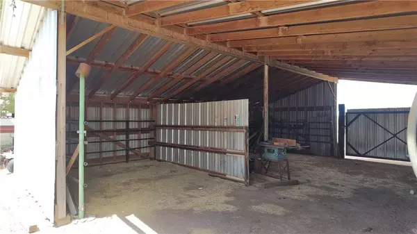 44050 W Fort Rock RD, Seligman, AZ 86337