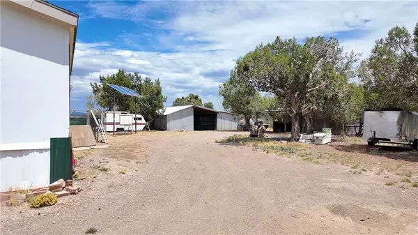 44050 W Fort Rock RD, Seligman, AZ 86337