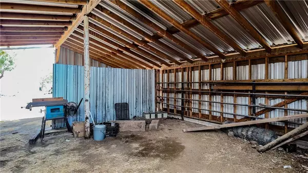 44050 W Fort Rock RD, Seligman, AZ 86337