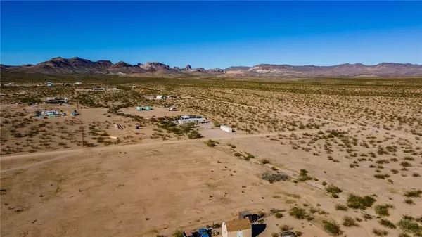 TBD S Drake RD, Golden Valley, AZ 86413