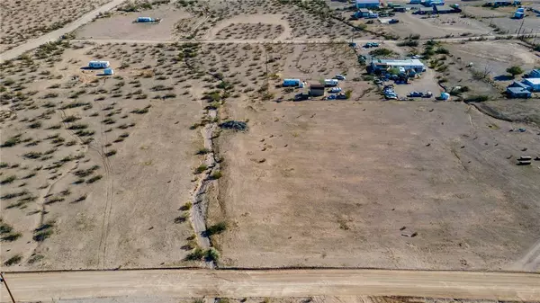 TBD S Drake RD, Golden Valley, AZ 86413