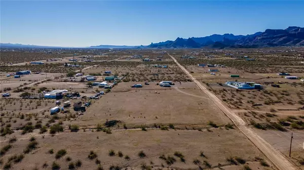 TBD S Drake RD, Golden Valley, AZ 86413